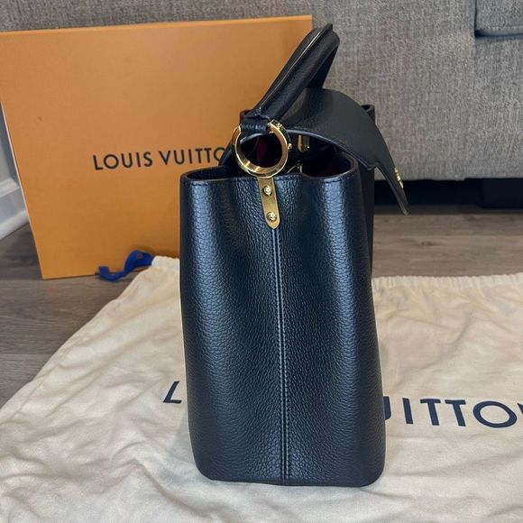 Louis Vuitton Handbag Capucines MM - Picture 14 of 17